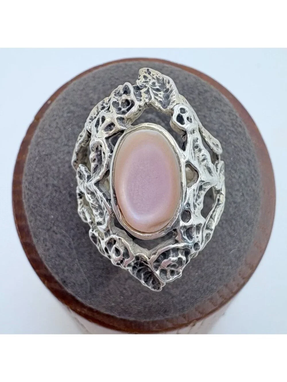 Pink Mother of Pearl Leaf Design Sterling Silver 925 Signed Ring Size 6.75